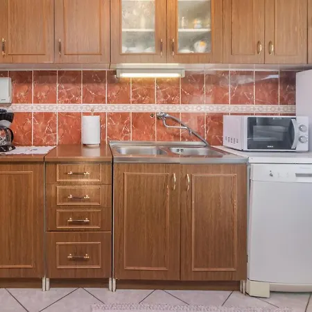 Holiday home 3 Bedroom In Crni Lug