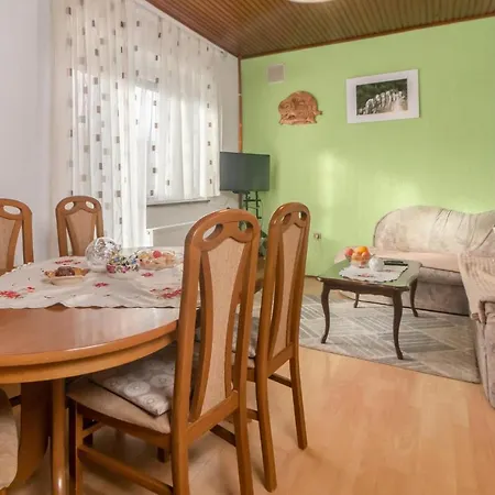 3 Bedroom In Crni Lug